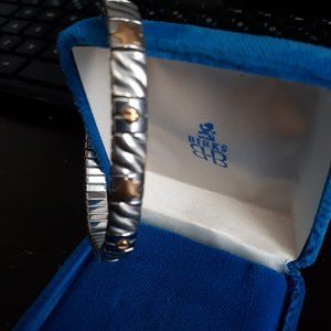 Stainless Steel expansion bracelet with gold stars and rivets - For small wrist